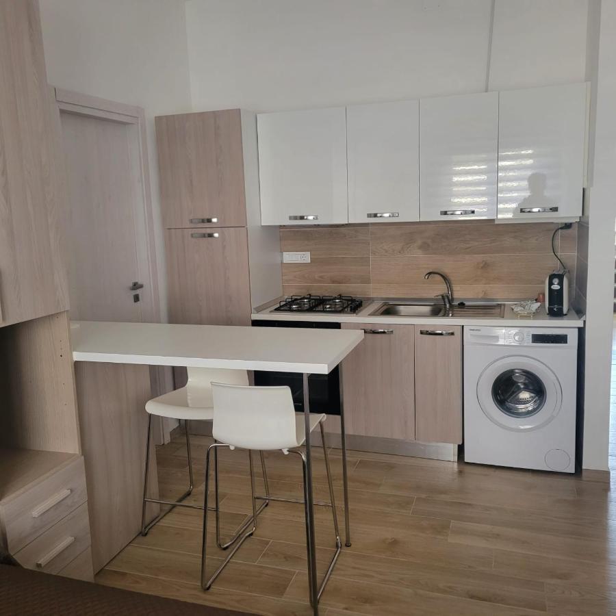 B&B Dei Sogni In Centro, Con Facilita Di Parcheggio โกเซนซา ภายนอก รูปภาพ