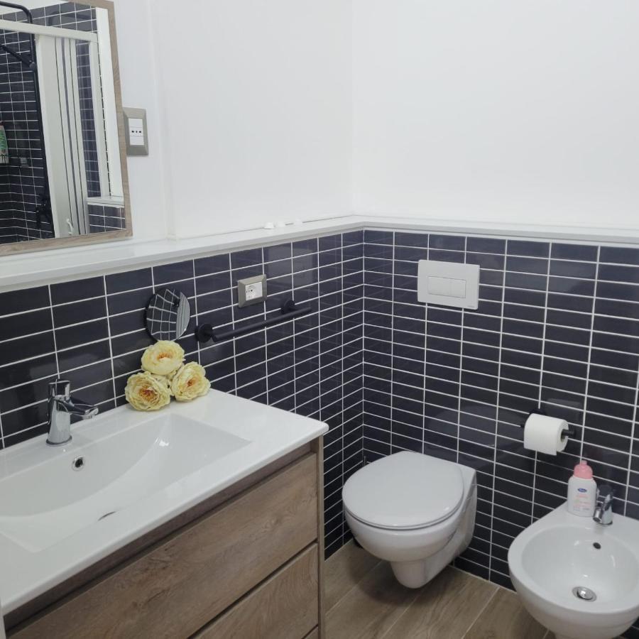 B&B Dei Sogni In Centro, Con Facilita Di Parcheggio โกเซนซา ภายนอก รูปภาพ