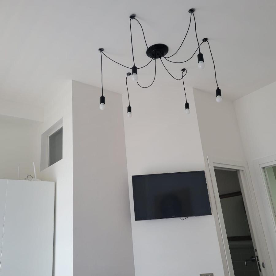 B&B Dei Sogni In Centro, Con Facilita Di Parcheggio โกเซนซา ภายนอก รูปภาพ