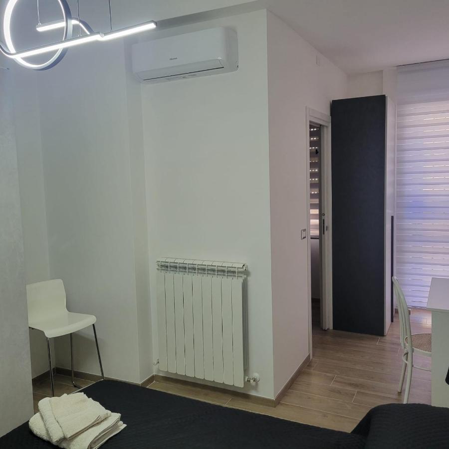 B&B Dei Sogni In Centro, Con Facilita Di Parcheggio โกเซนซา ภายนอก รูปภาพ
