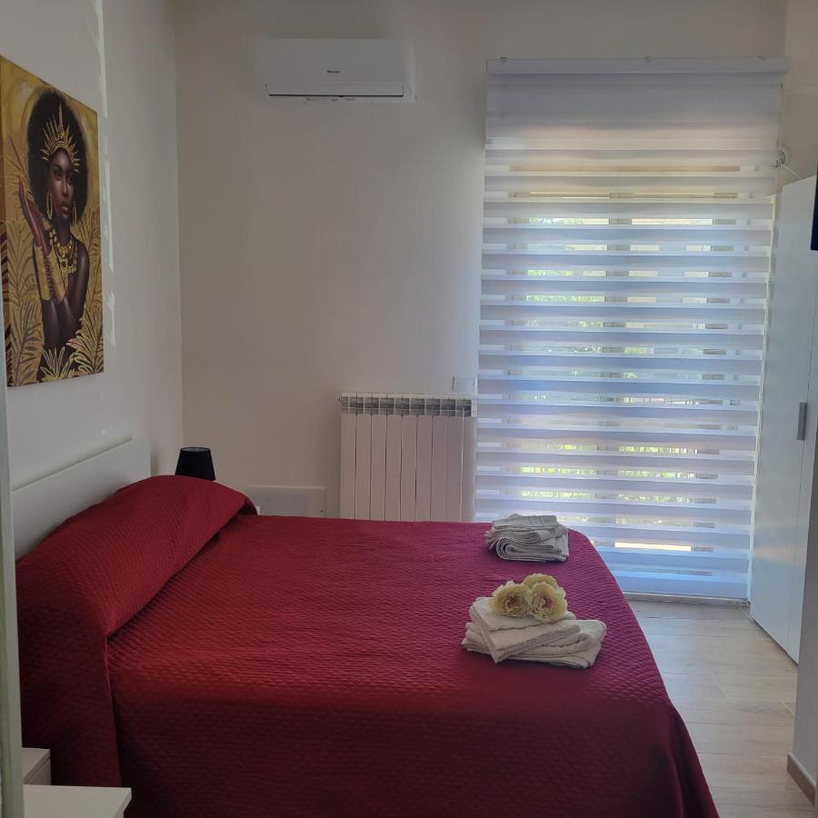 B&B Dei Sogni In Centro, Con Facilita Di Parcheggio โกเซนซา ภายนอก รูปภาพ